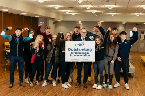 🎉 𝗢𝗙𝗦𝗧𝗘𝗗 𝗢𝗨𝗧𝗦𝗧𝗔𝗡𝗗𝗜𝗡𝗚 𝗙𝗢𝗥 𝗥𝗘𝗦𝗜𝗗𝗘𝗡𝗧𝗜𝗔𝗟